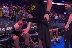 笑死😂 里夫斯误会东契奇要抓裆 东子：你把我当什么...