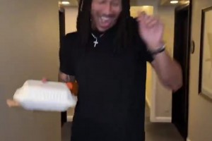 太阳主帅谈库里昨日35分表演：他总能在关键时刻爆发，投进一大堆三分